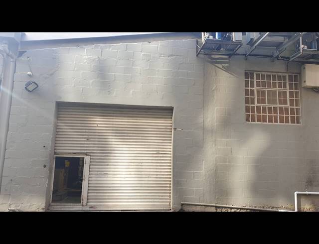 172M² FACTORY TO LET IN WOODSTOCK